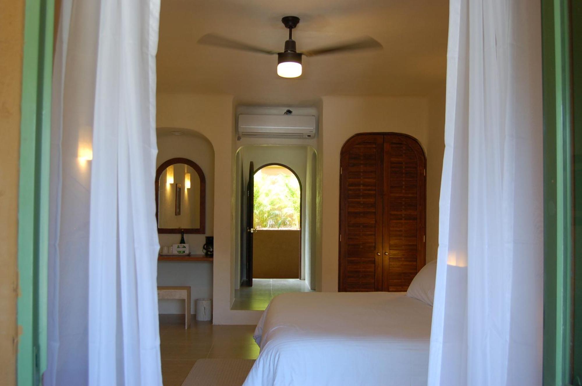 Hostal De La Luz - Spa Holistic Resort Tepoztlán Room photo